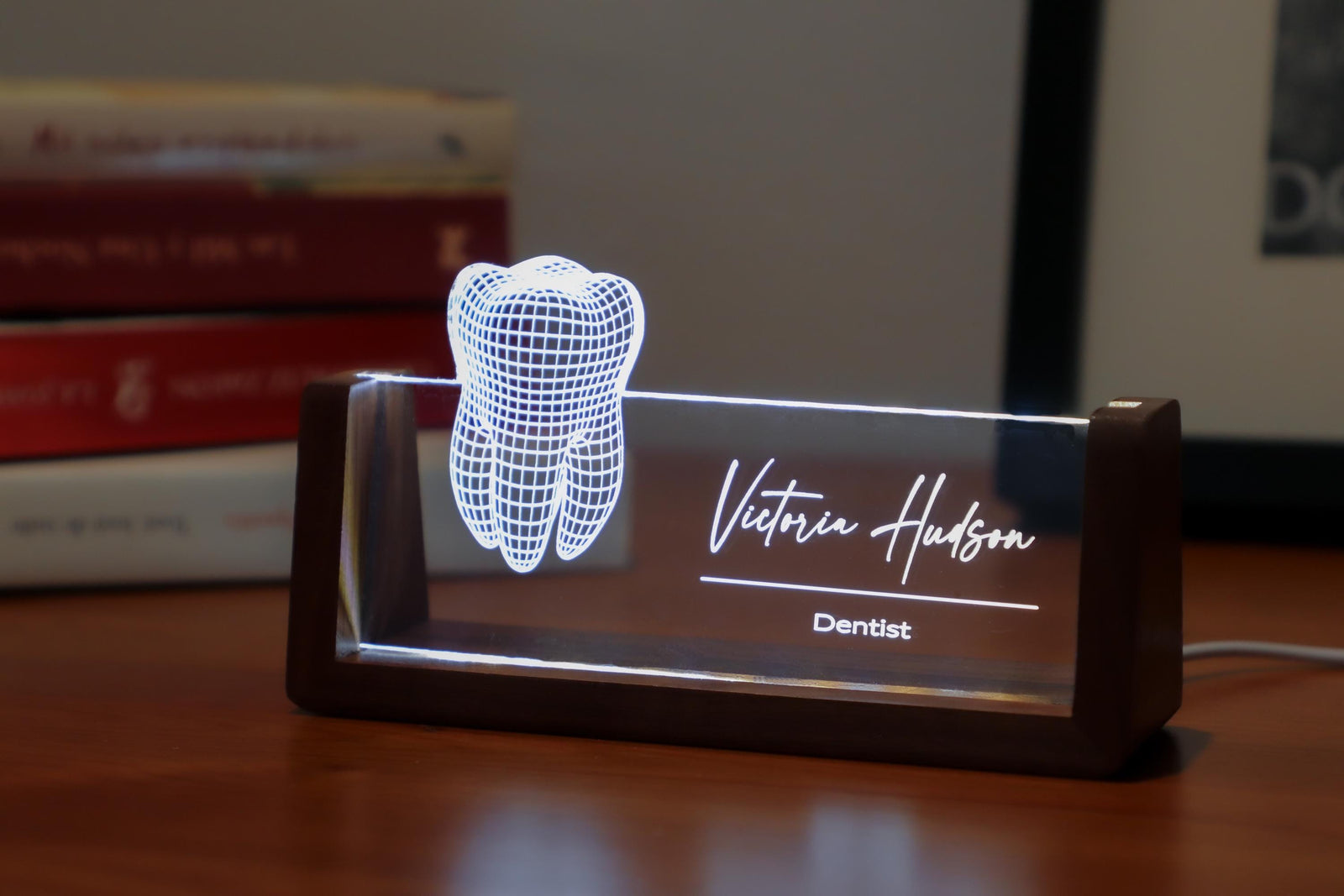 LED desk nameplate featuring a detailed tooth anatomy design, illuminated in a white tone, perfect as a unique and thoughtful gift for dentists or dental professionals.